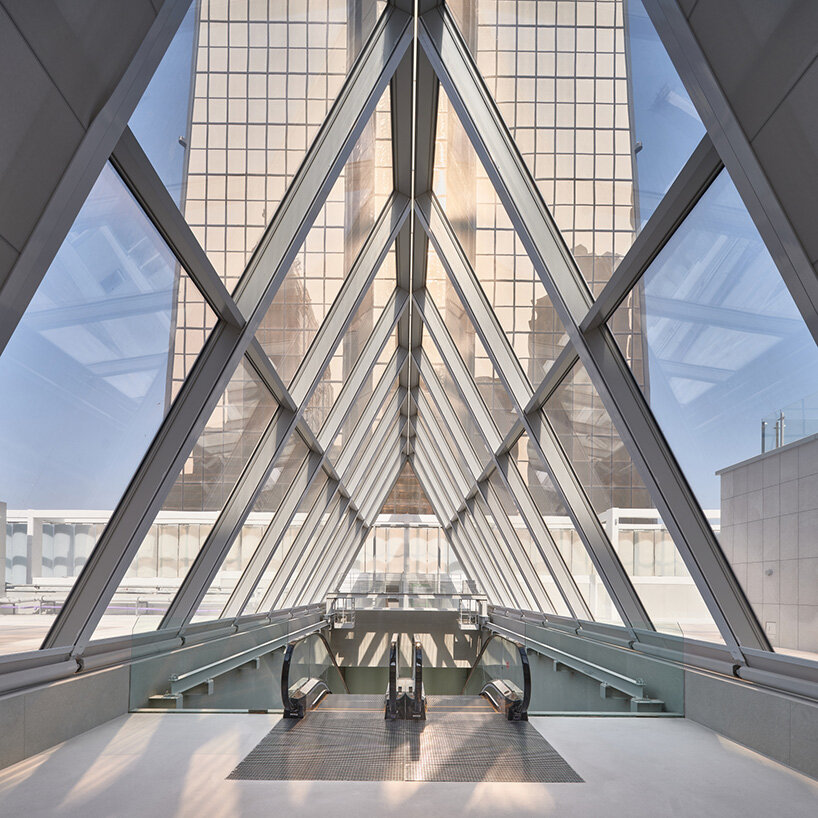 centre pompidou hanwha opens in seoul inside jean-michel wilmotte's box of light - 12