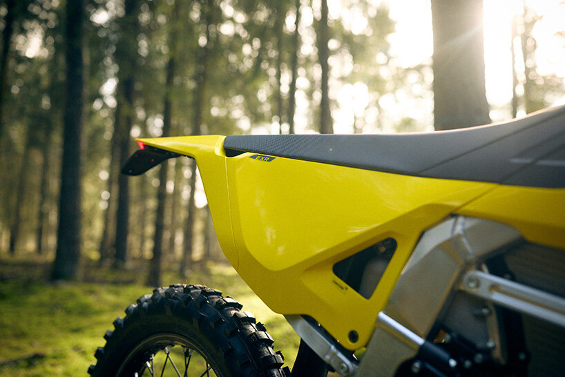 EXR electric enduro motorcycle by radian swaps batteries in under 30 seconds - 8