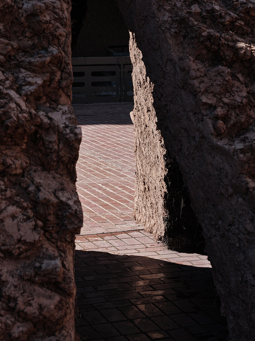 delcy morelos softens barbican's brutalist concrete with earth and spice installation - 12
