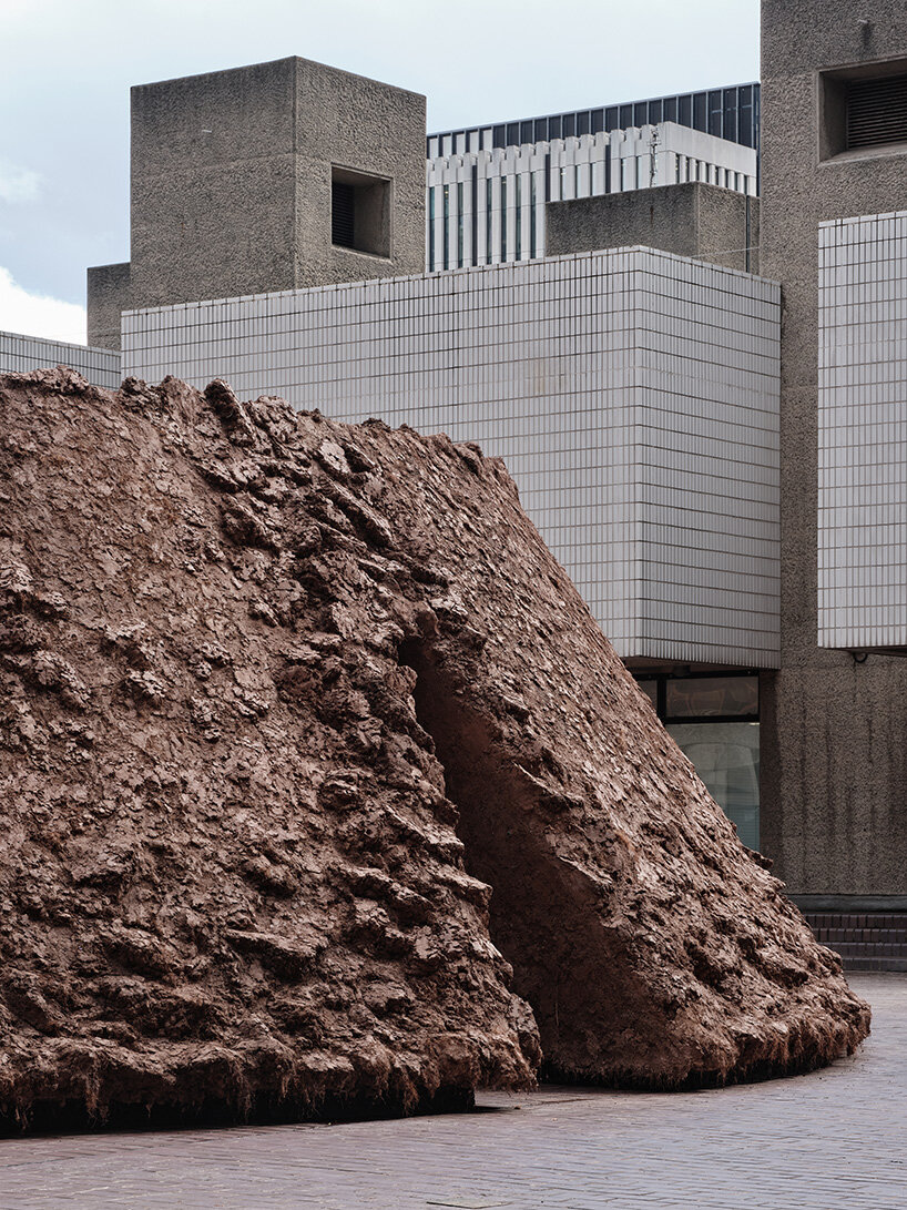 delcy morelos softens barbican's brutalist concrete with earth and spice installation - 8