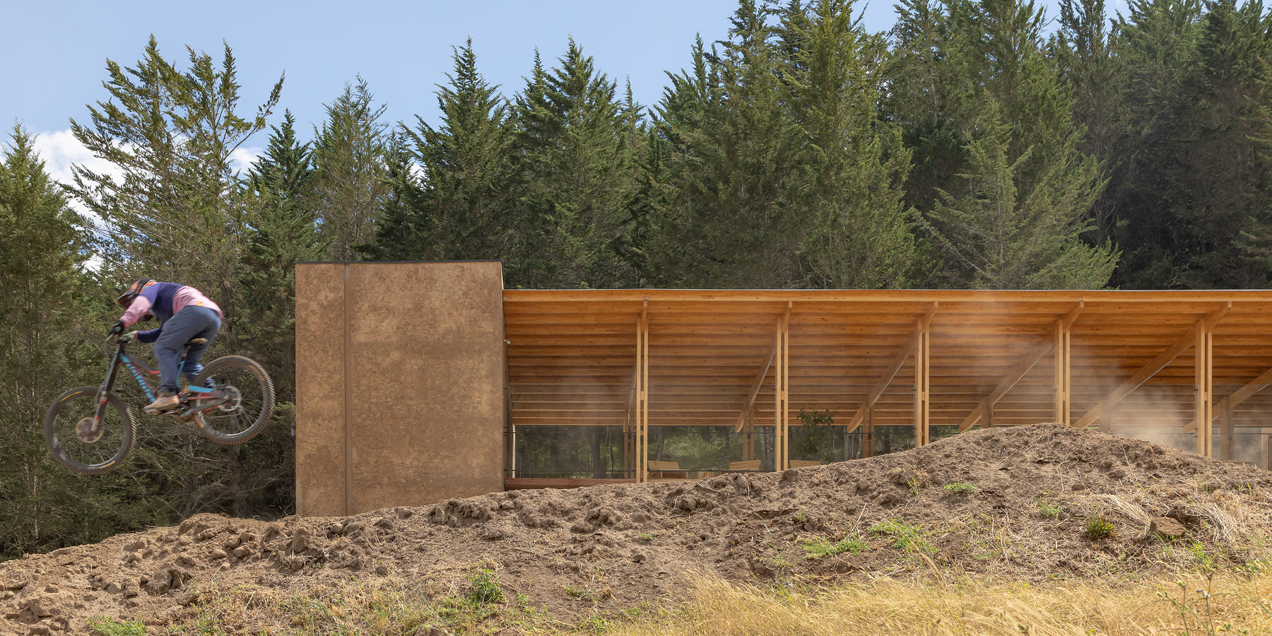 pamba-bike-refuge-urlo-studio-ecuador-designboom-1800-2