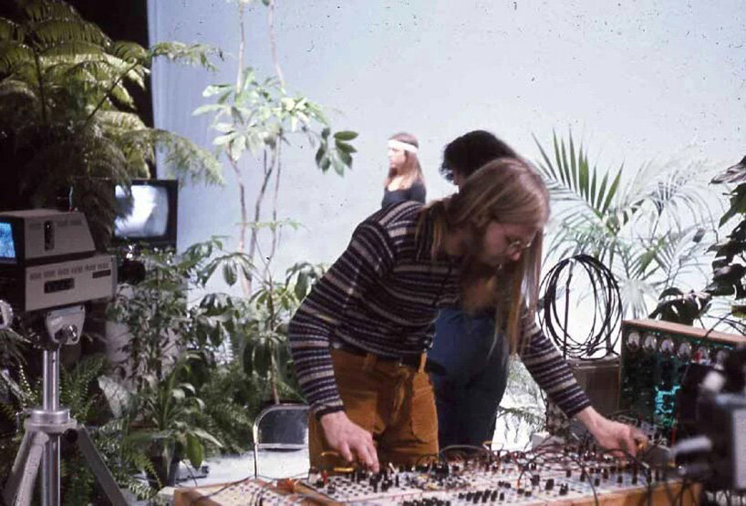 soft frequencies: amplifying sonic signals from plants, fungi and other beings - 1