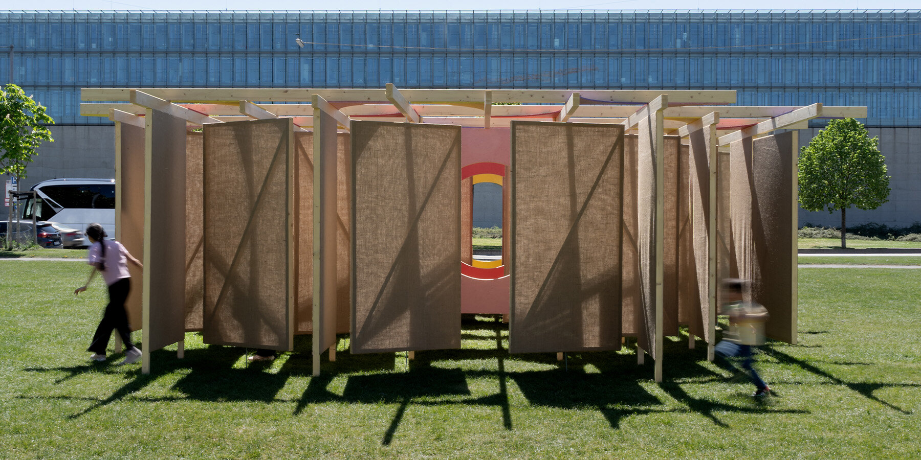 studio-carraldo-delulu-walkable-labyrinth-installation-designboom-1800-1