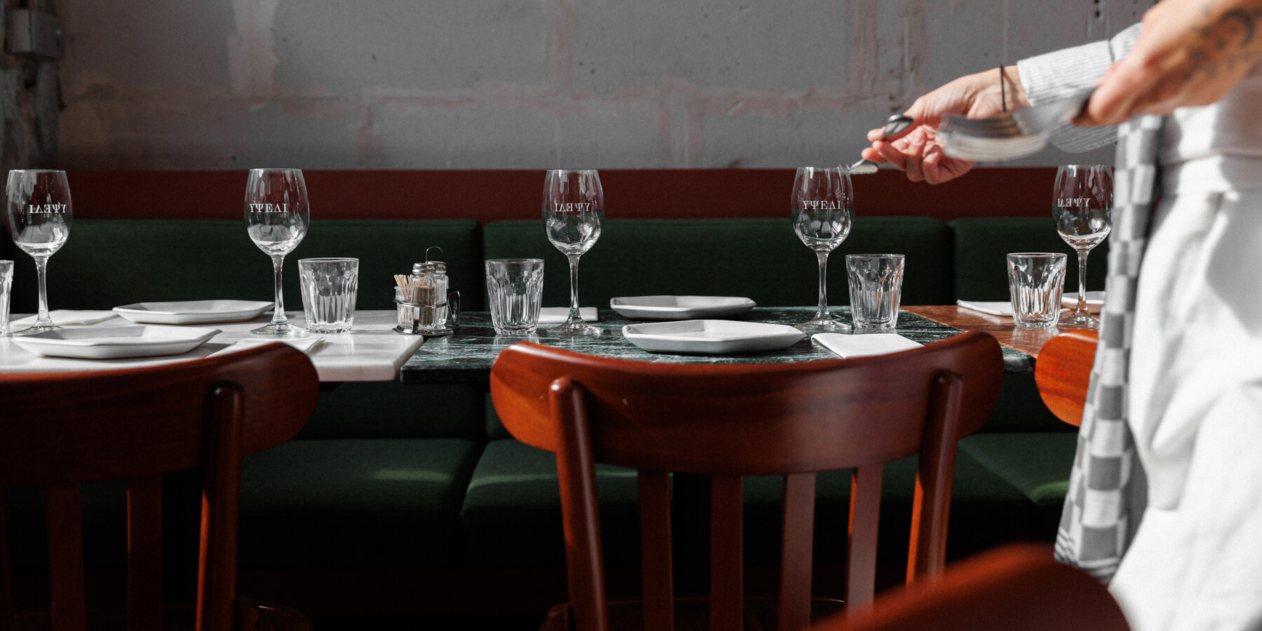 trail-practice-ypseli-restaurant-deli-paris-france-designboom-1800-4