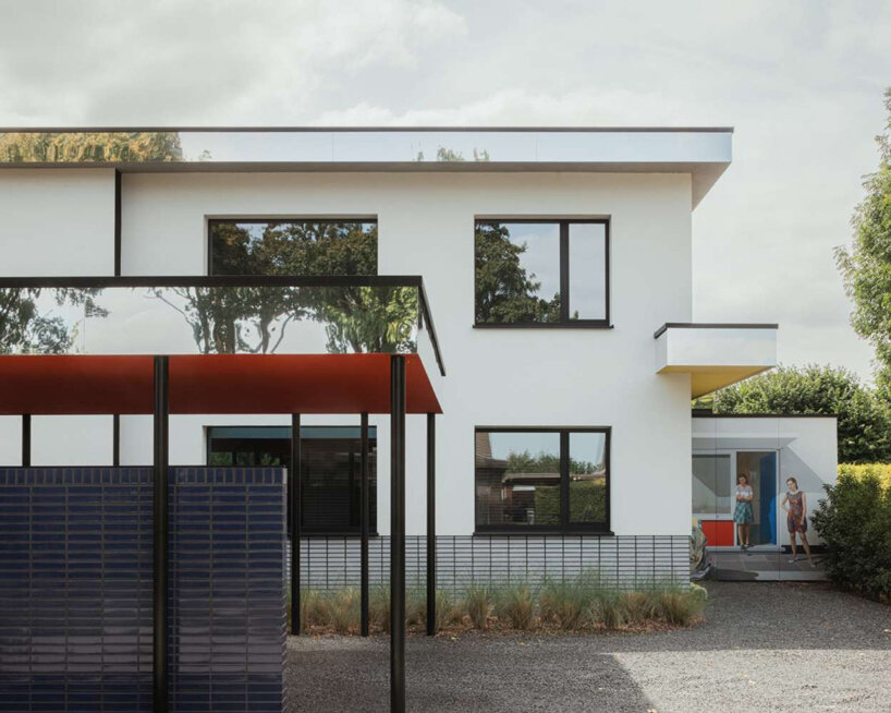 vens vanbelle reshapes painter's former home through de stijl aesthetics and primary colors - 5