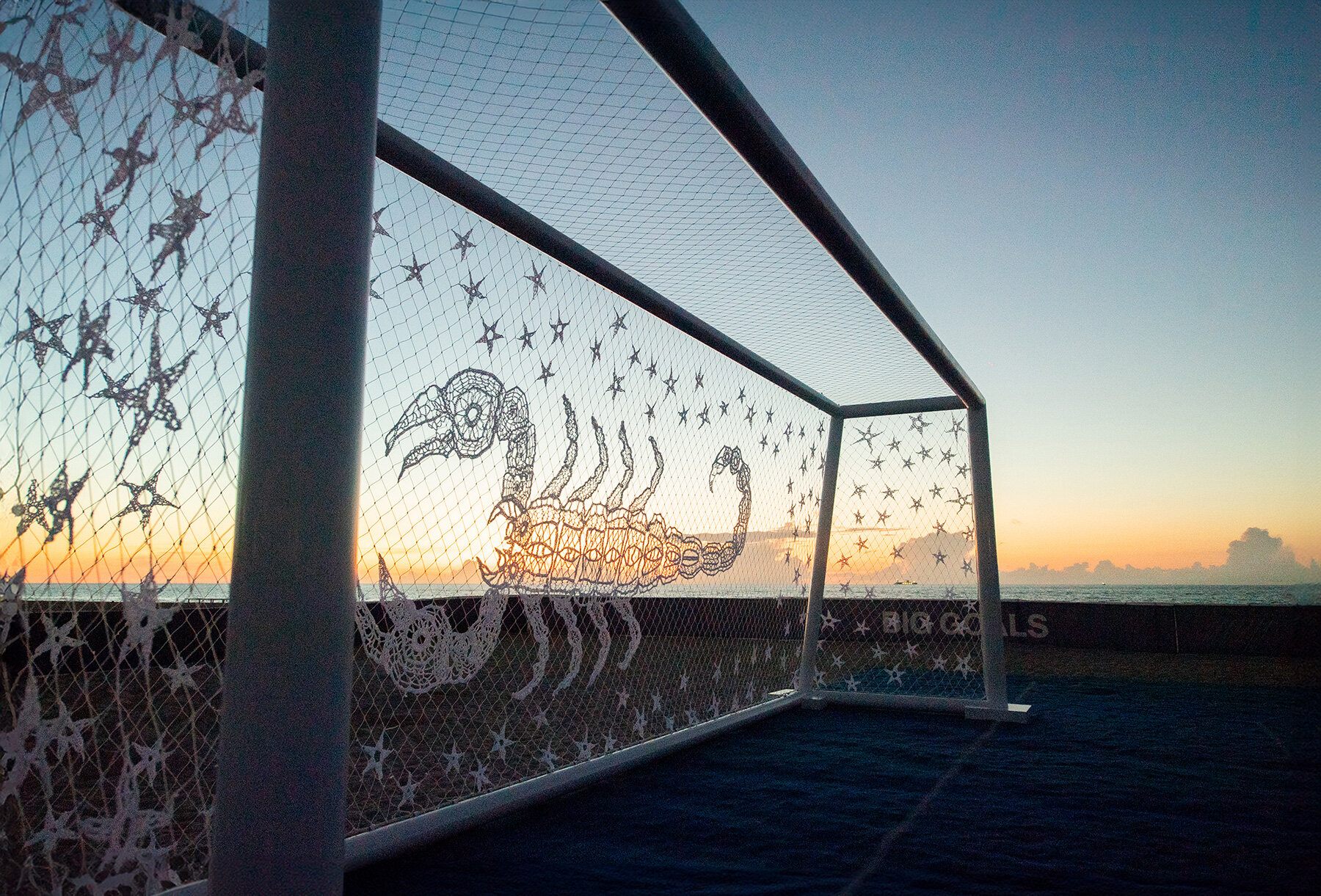 argentine-artisans-soccer-nets-monumental-artworks-miami-beach-reefline-playlab-jessica-trosman-emiliano-miliyo-designboom-large01