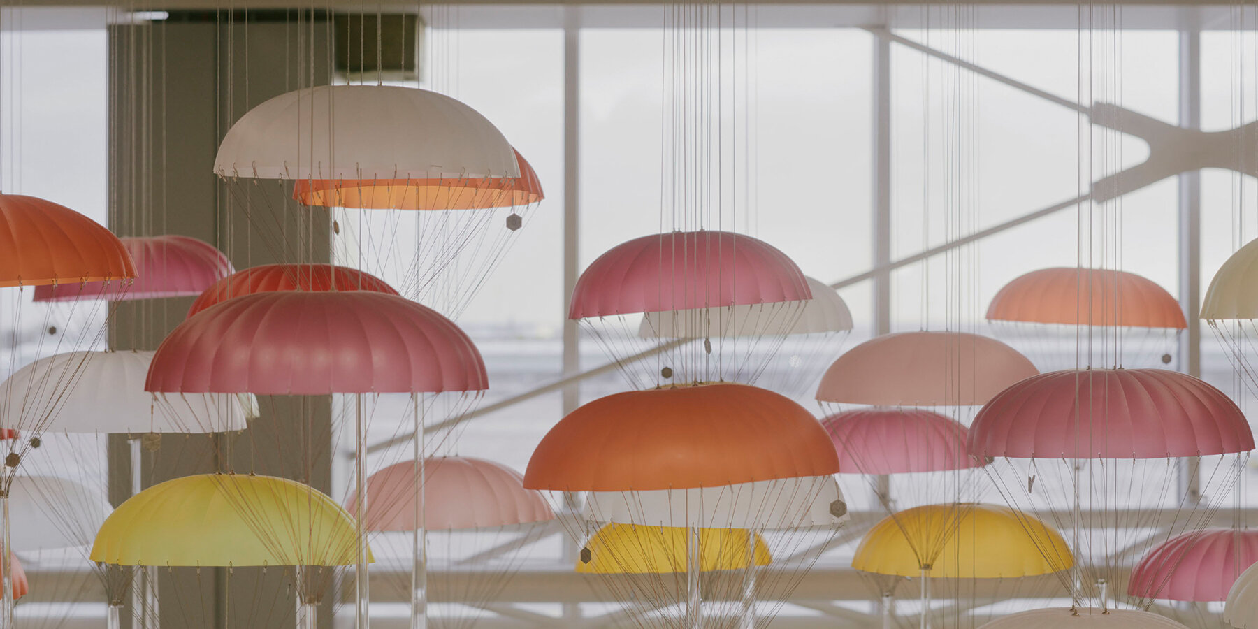 atmospheric-reflections-north-suspended-installation-lazerian-manchester-airport-terminal-2-designboom-1800-2