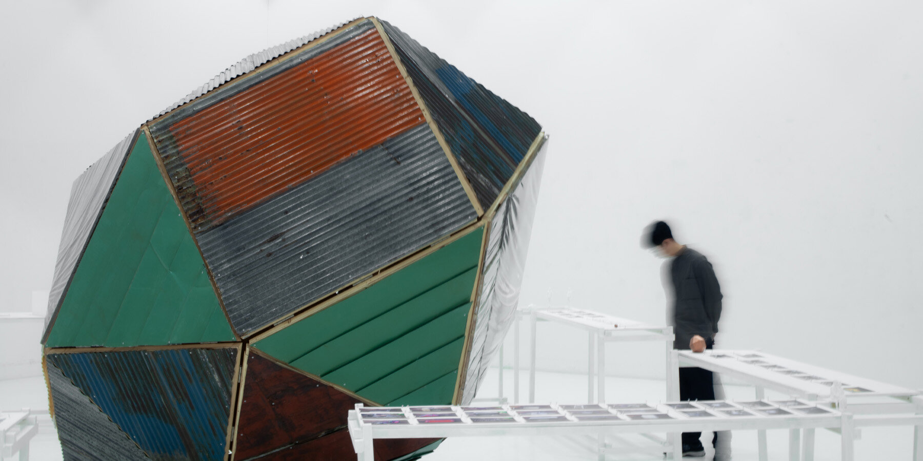 disassembly-memory-go-izumita-abandoned-shed-rural-japan-monumental-sculpture-designboom-1800-2
