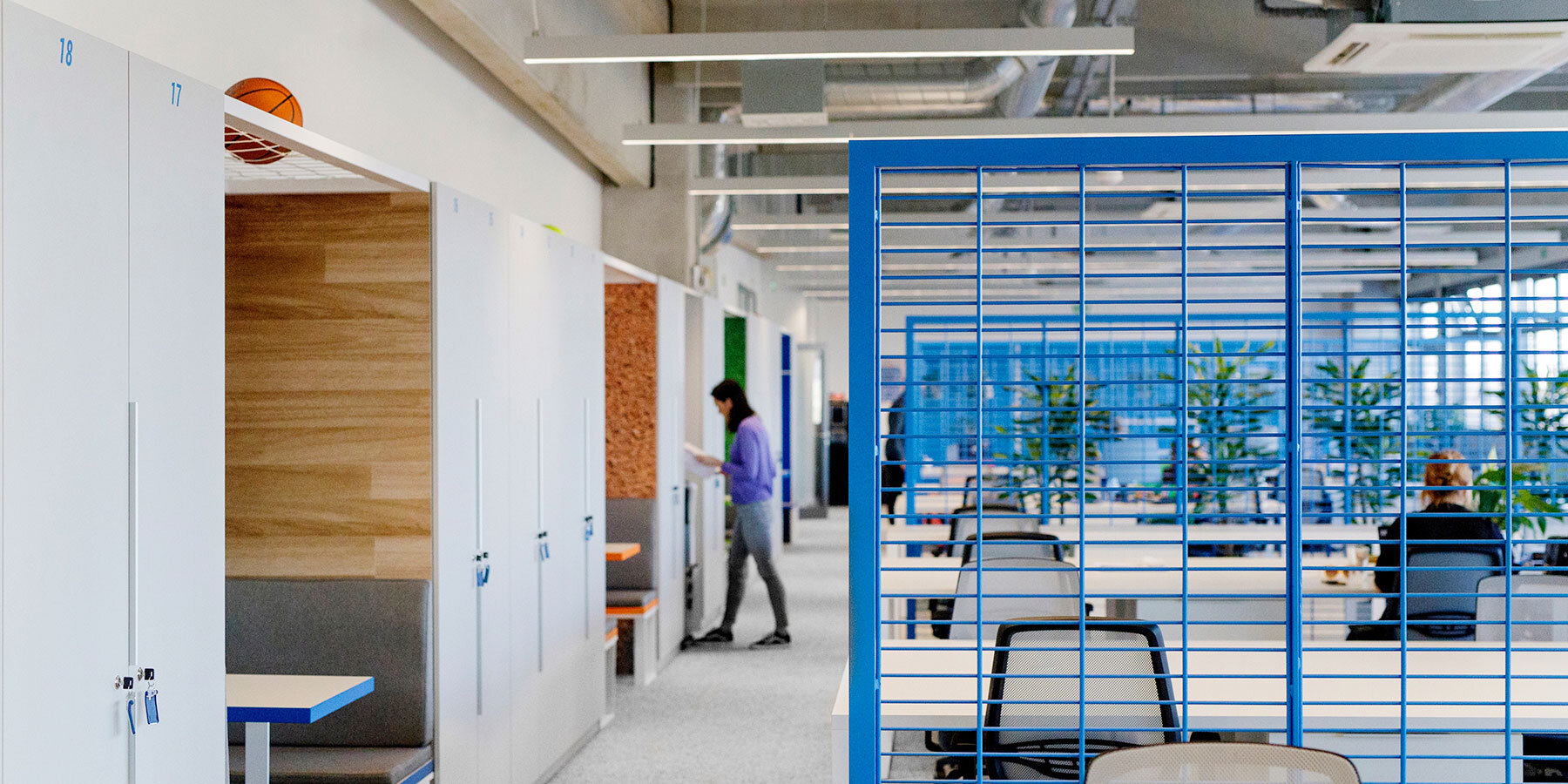 studio-c11-decathlon-zagreb-office-designboom-1800-2