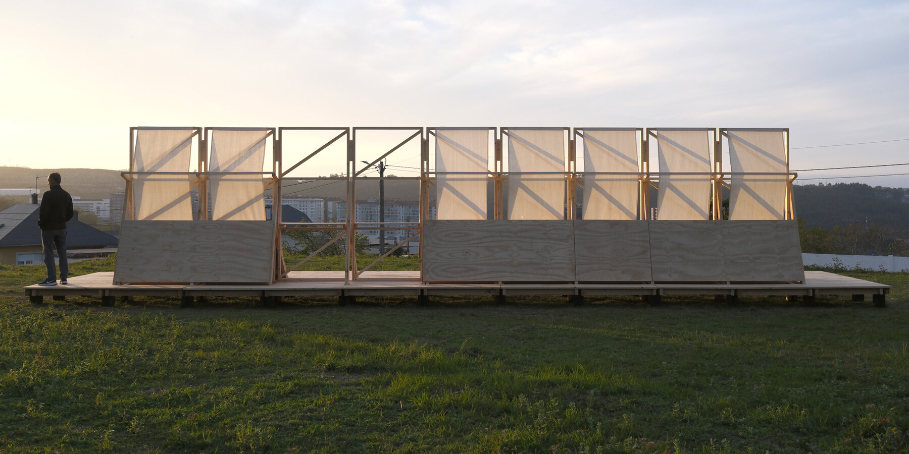 un-obradoiro-hands-on-design-build-workshop-wood-fabric-cesuga-erazo-pugliese-a-coruna-spain-designboom-1800-4