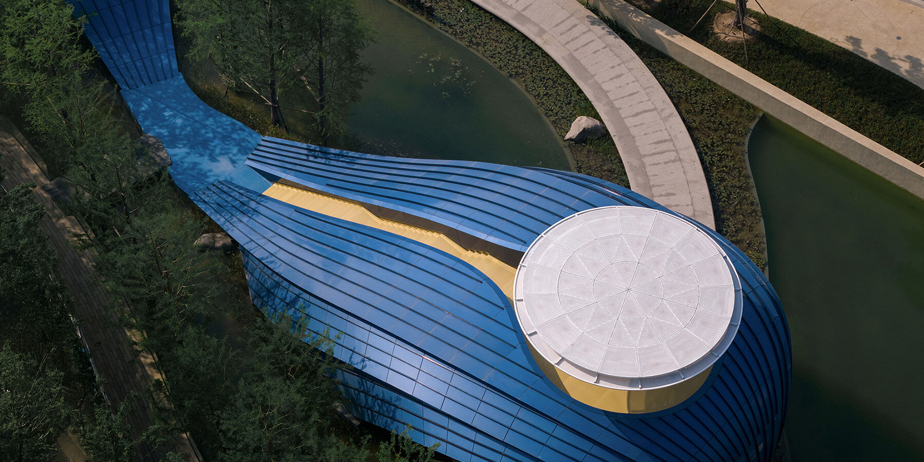 whale-gate-entrance-wutopia-lab-golden-island-shangqiu-china-designboom-1800-2