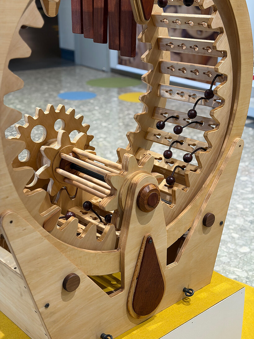 ayumi tsuchiya's wooden sculptures are made for touching, playing, and listening - 8