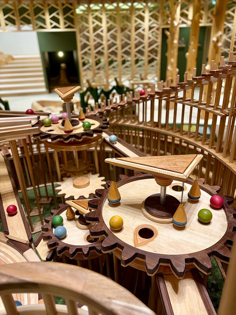 ayumi tsuchiya's wooden sculptures are made for touching, playing, and listening - 12