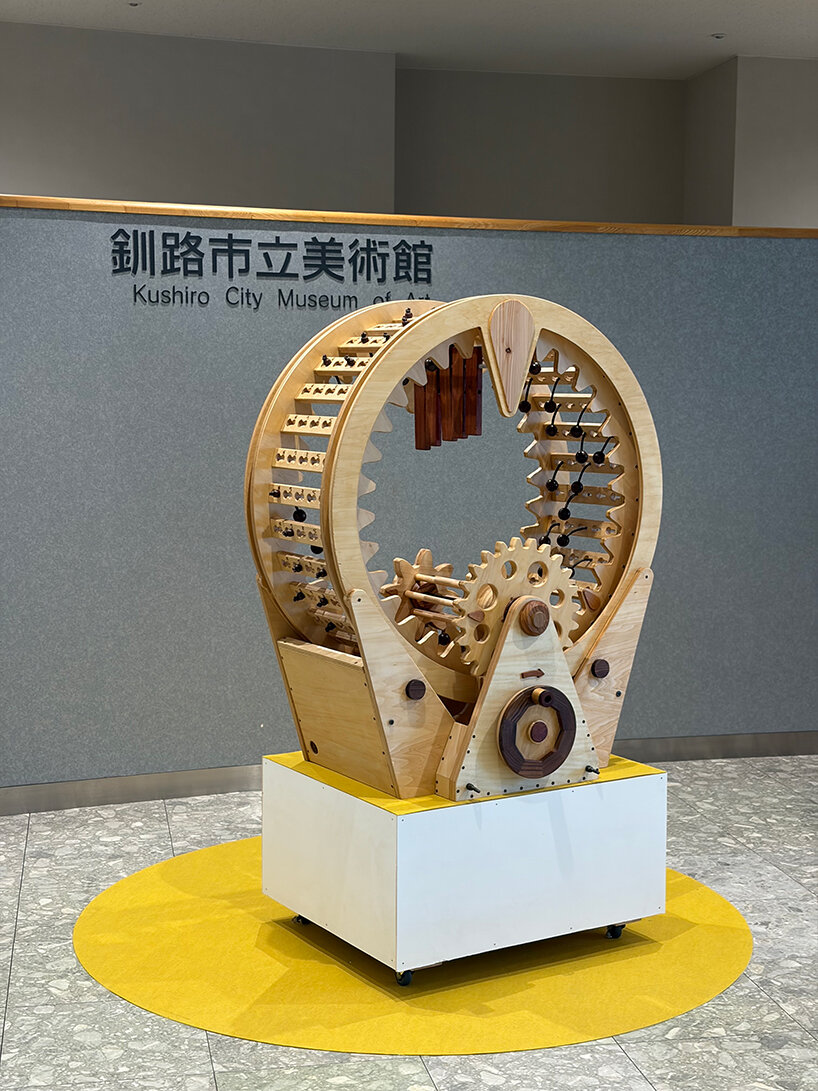 ayumi tsuchiya's wooden sculptures are made for touching, playing, and listening - 7