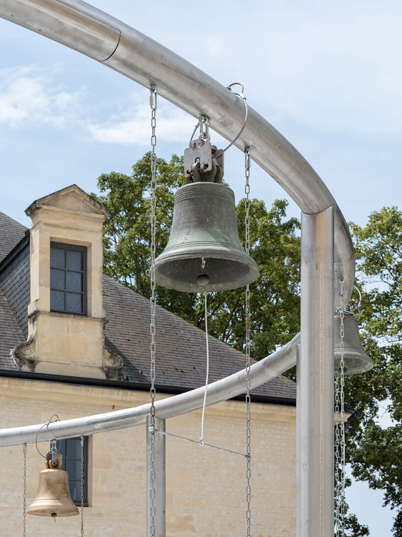 céleste boursier-mougenot composes music through a ring of swings and bells - 5