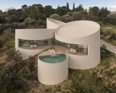 five intersecting cylinders shape fran silvestre arquitectos' house in madrid