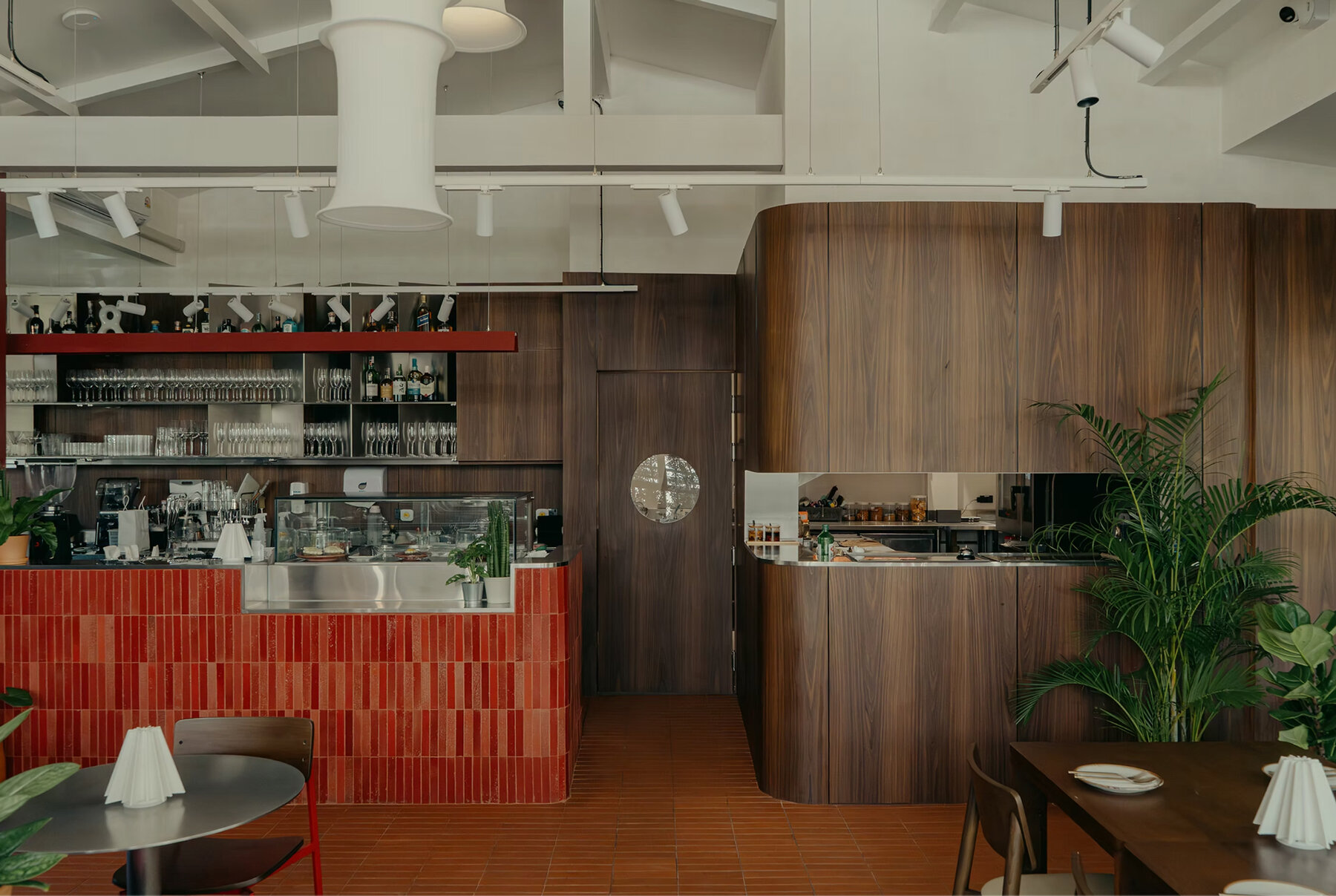 glowing-lanterns-recycled-brick-arvie-bangkok-restaurant-pachapasa-studio-designboom-1800-2