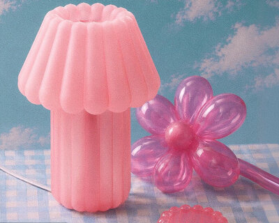 jello lamp freezes the soft wobble of gelatin desserts into 3D printed sculptural table light