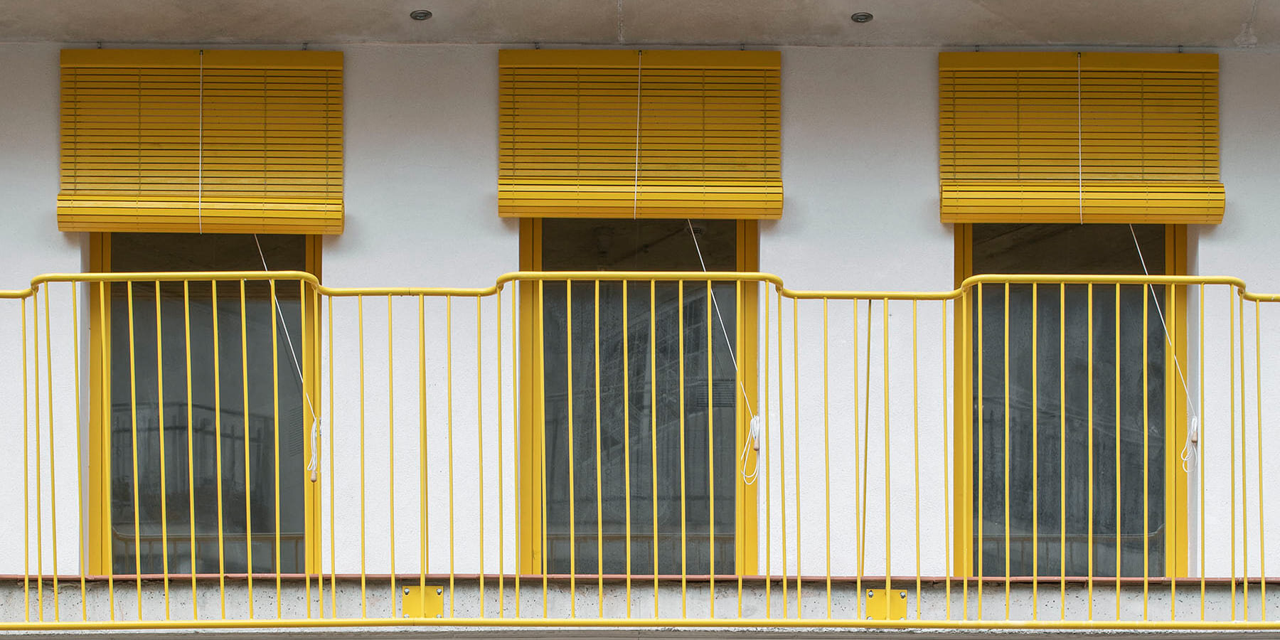 l-hospitalet-de-llobregat-marti-julia-m-i-r-a-rehabilitation-corner-building-apart-hotel-yellow-designboom-1800-4
