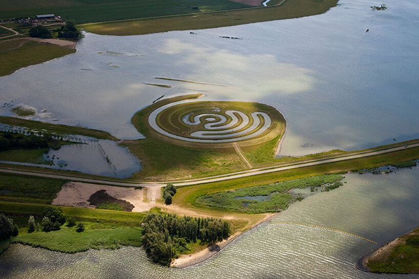 in praise of the useless path: how labyrinths turn disorientation into play - 1
