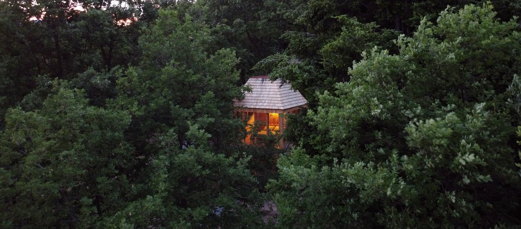 officina82-traditional-italian-hay-barn-timber-treetop-retreat-ligurian-alps-designboom-0123