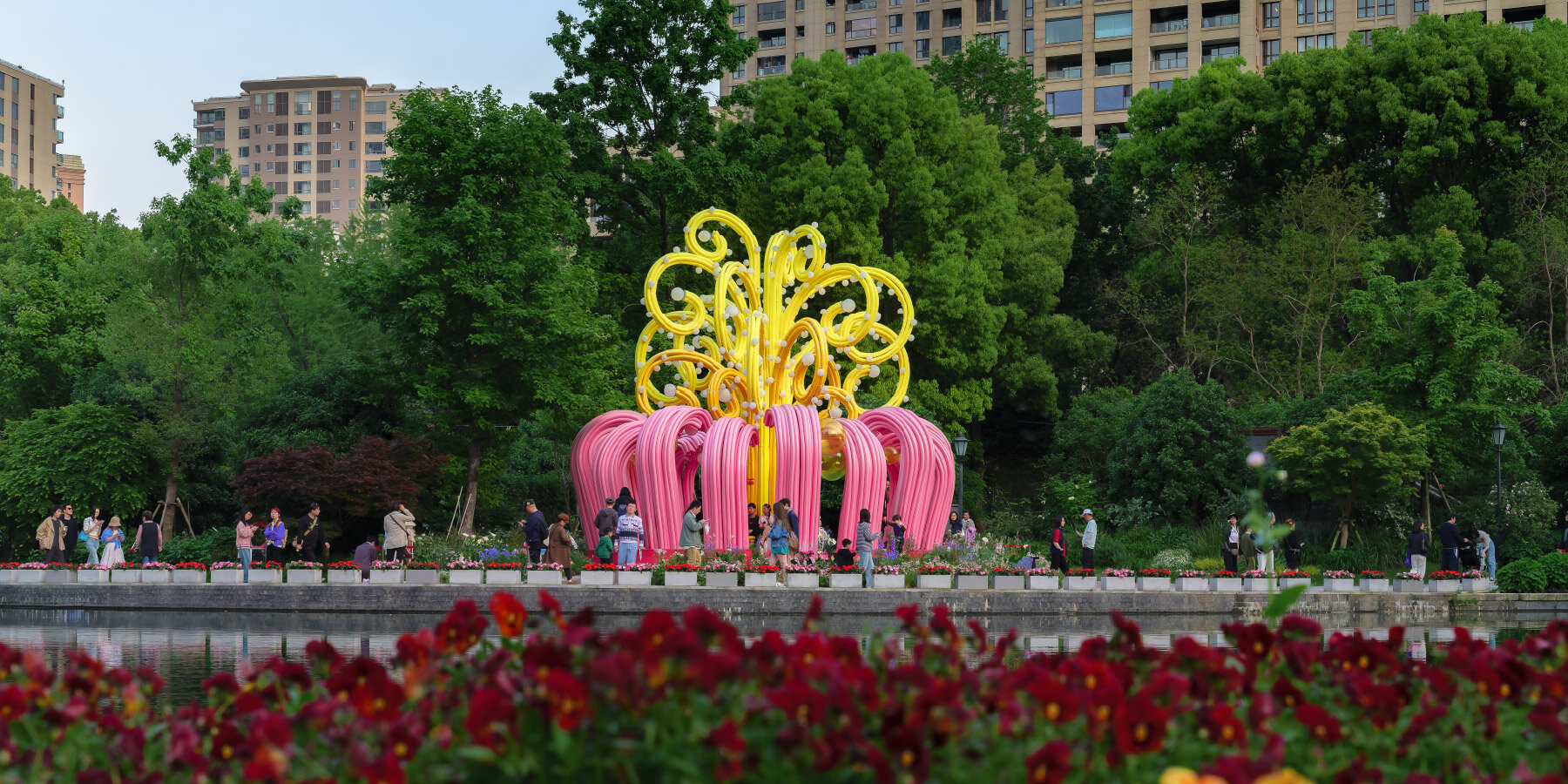 pollinator-machine-installation-martha-schwartz-partners-msp-shanghai-designboom-1800-1