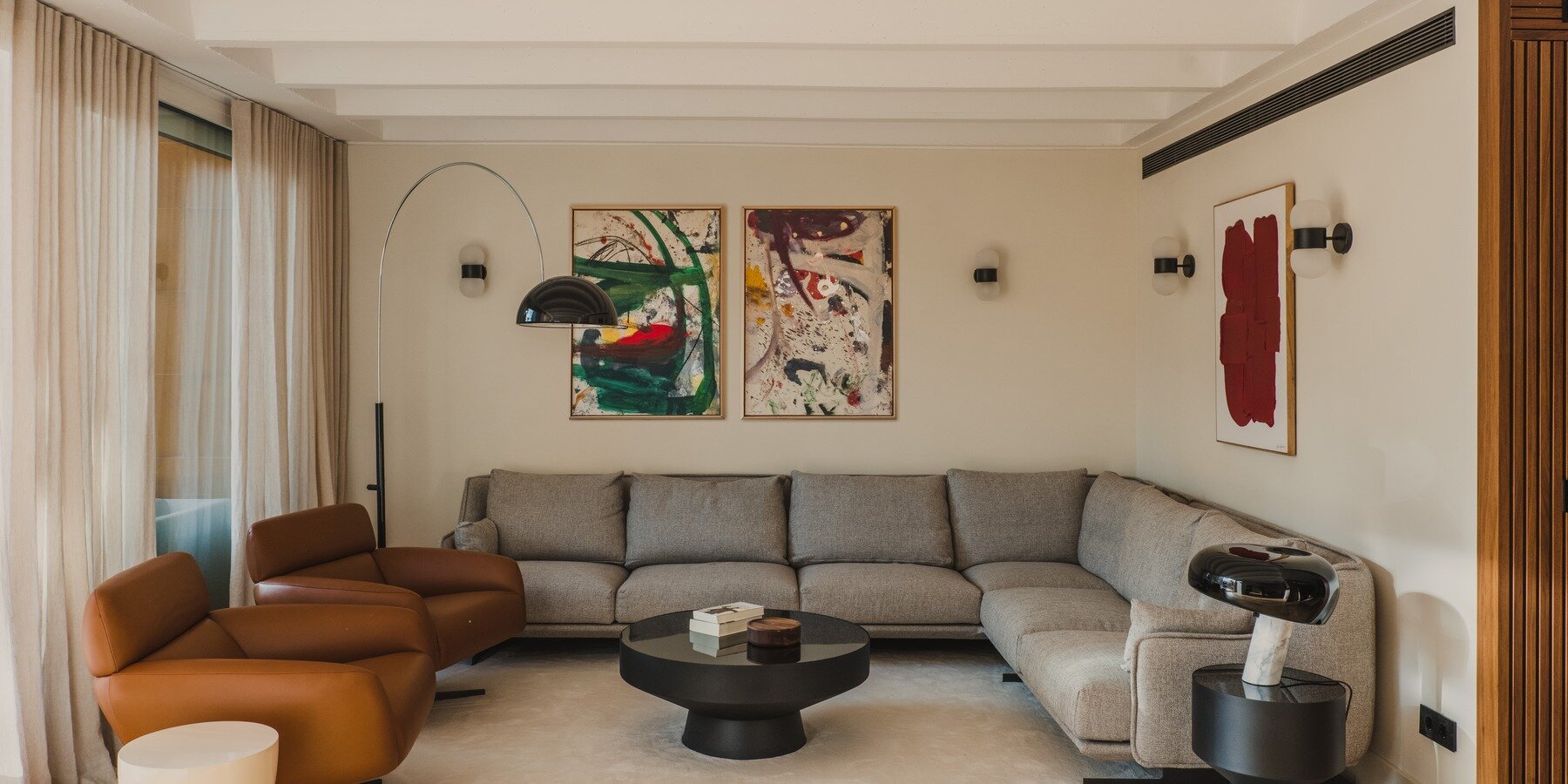 red-microcement-onyx-marble-brutalist-barcelona-duplex-lobb-studio-designboom-1800-3