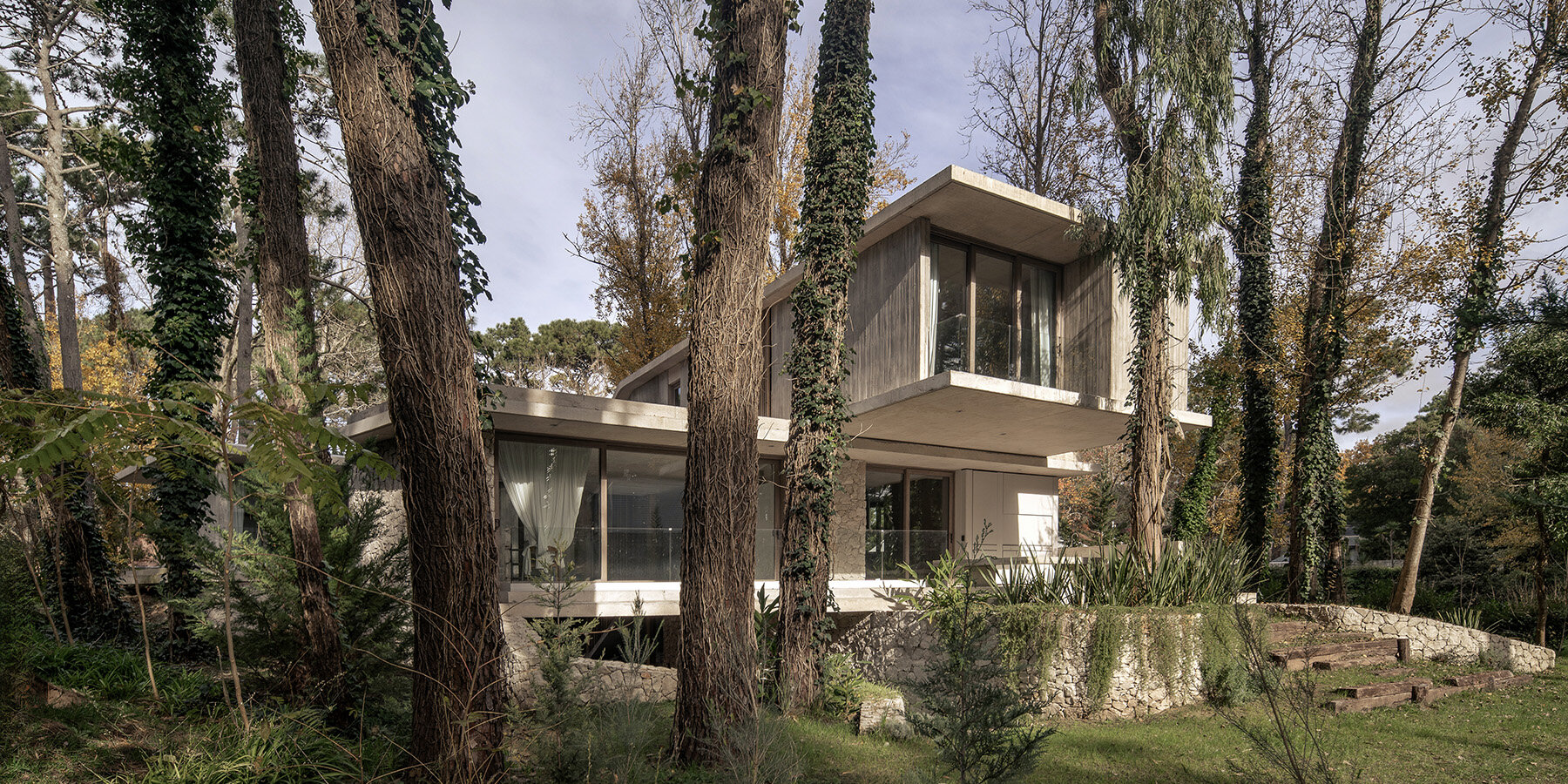 treinta-y-nueve-arboles-house-grizzo-studio-carilo-argentina-designboom-1800-2