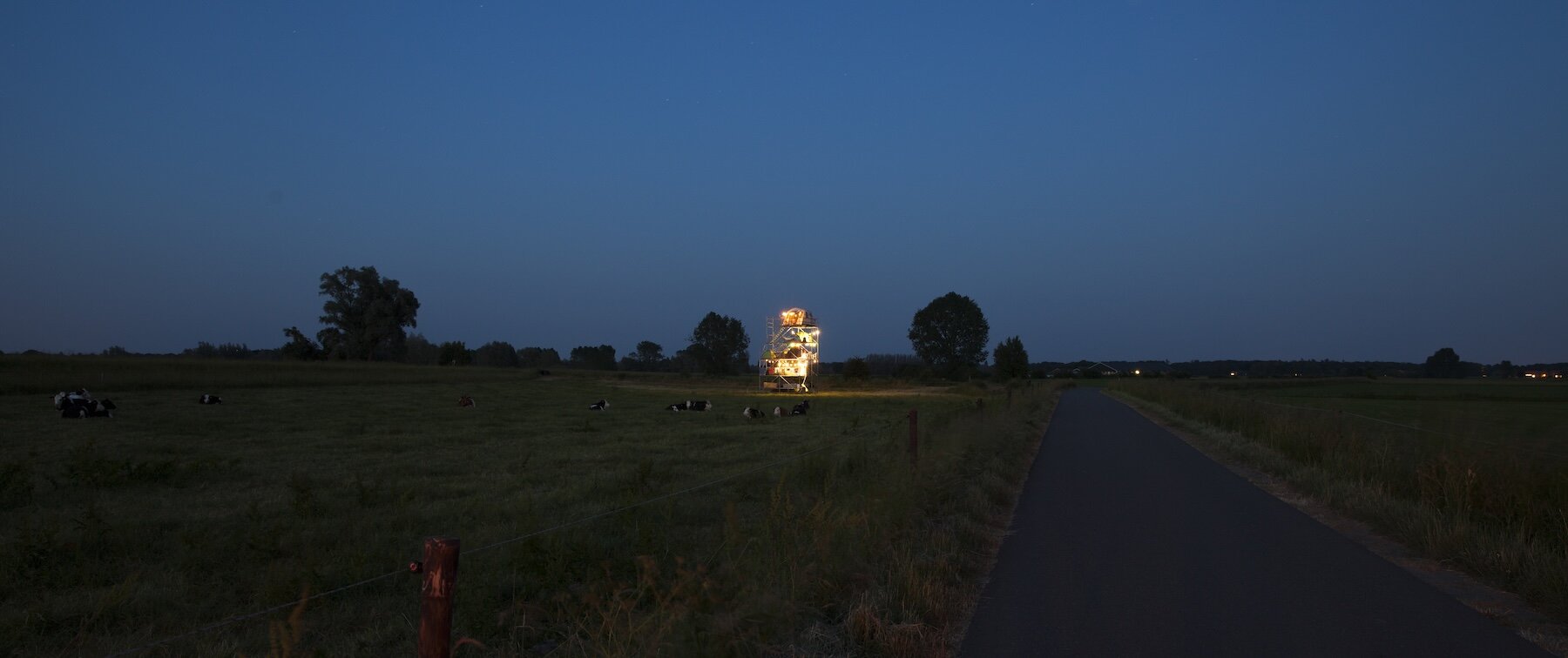 twelve-tents-vertically-density-occupy-space-willem-de-haan-designboom-0310