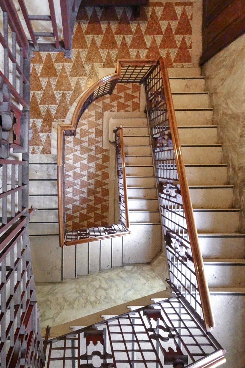 this milan apartment is bursting with thousands of twentieth-century masterpieces - 5
