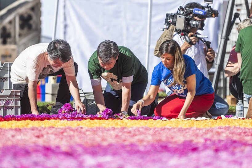 brussels rolls out hokusai&rsquo;s great wave in 750,000 dahlias for flower carpet 2026 - 5