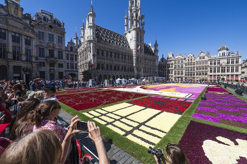 brussels rolls out hokusai&rsquo;s great wave in 750,000 dahlias for flower carpet 2026 - 4