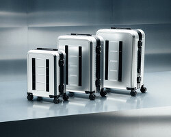 inside Db’s ramverk alu case, complexity disappears behind an aluminum shell