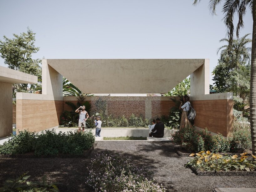deroche projects turns accra community garden into a productive public landscape - 3