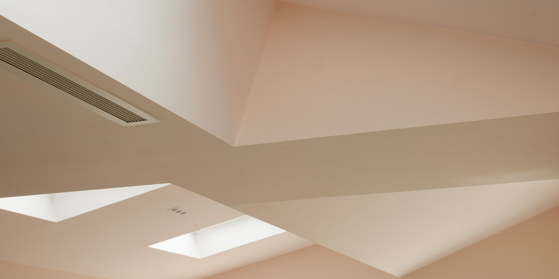 francesco-pierazz-architects-sawtooth-house-renovation-victorian-home-kingston-upon-thames-designboom-1800-4