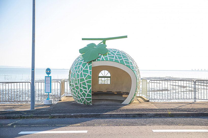 fruit bus stops japan