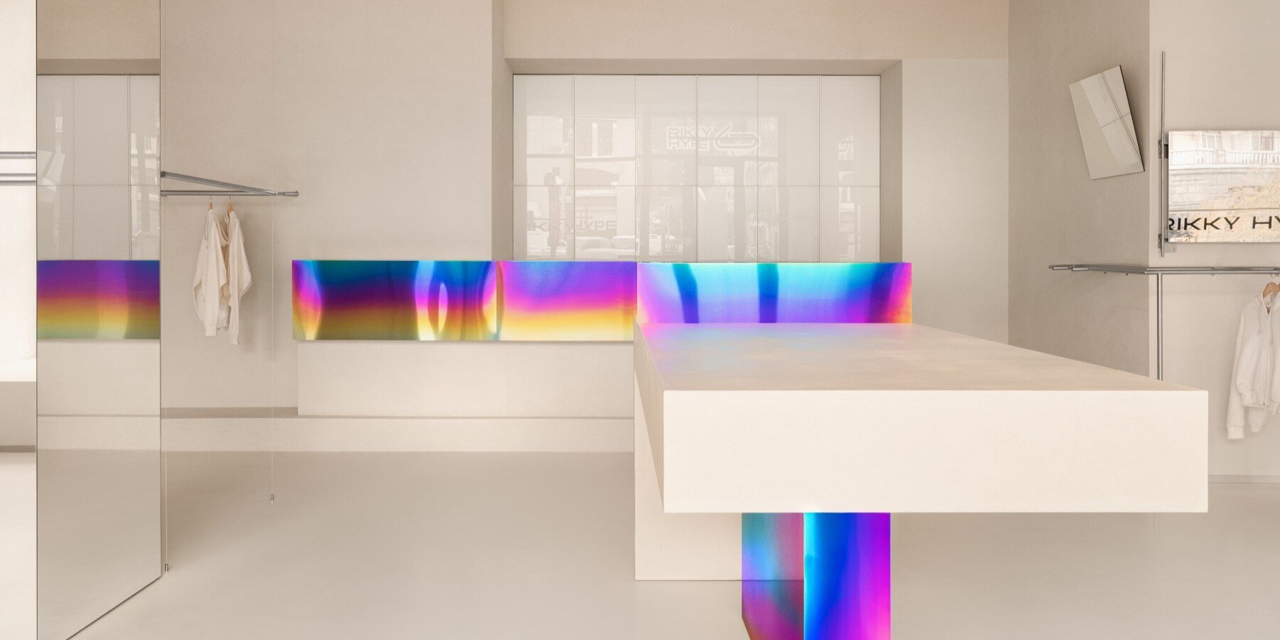 iridescent-metal-textured-plaster-rikky-hype-showroom-kyiv-temp-project-rikky-hype-designboom-1800-2
