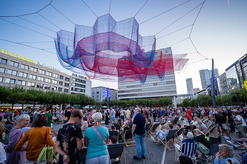 ‘nature becomes the choreographer’: janet echelman on a sky full of hope in frankfurt - 1