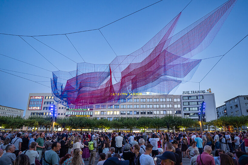 ‘nature becomes the choreographer’: janet echelman on a sky full of hope in frankfurt - 2