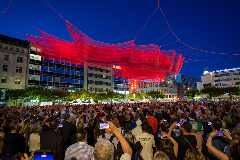 ‘nature becomes the choreographer’: janet echelman on a sky full of hope in frankfurt - 4