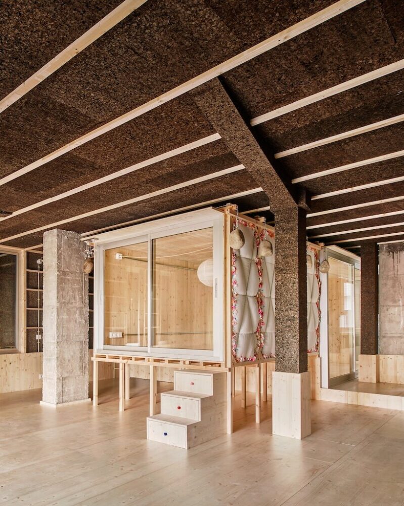 twilight of corridors: how TAKK rethinks domestic architecture beyond fixed rooms - 9