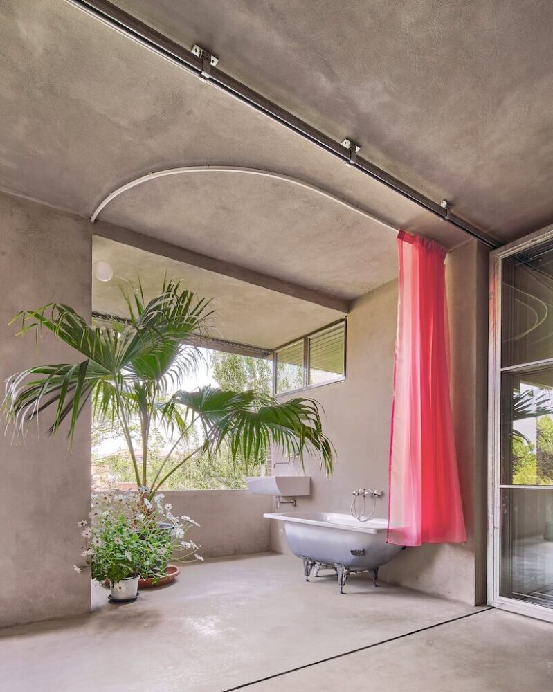 twilight of corridors: how TAKK rethinks domestic architecture beyond fixed rooms - 7