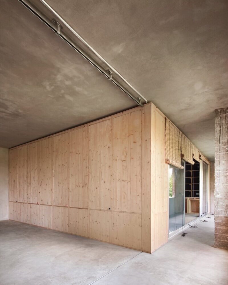 twilight of corridors: how TAKK rethinks domestic architecture beyond fixed rooms - 8