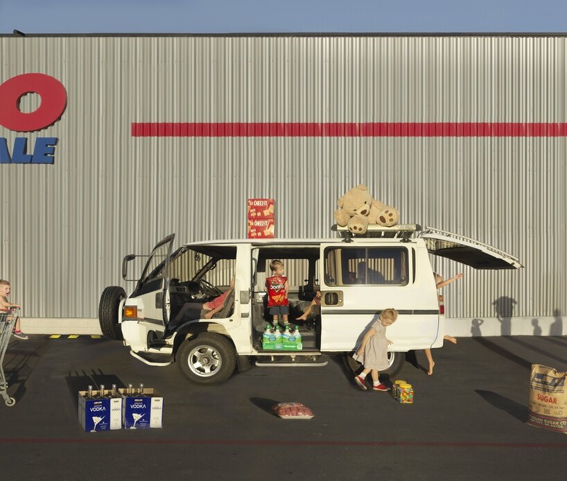 julie blackmon&rsquo;s midwest materials is a memory of the american landscape - 5