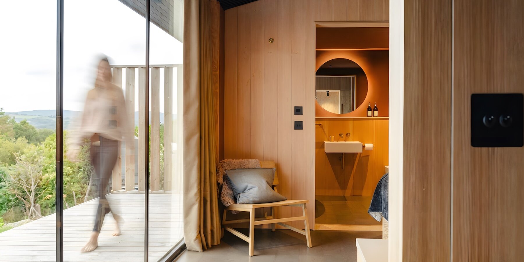 na-bothain-timber-cabins-corr-isle-raasay-distillery-scotland-designboom-1800-3