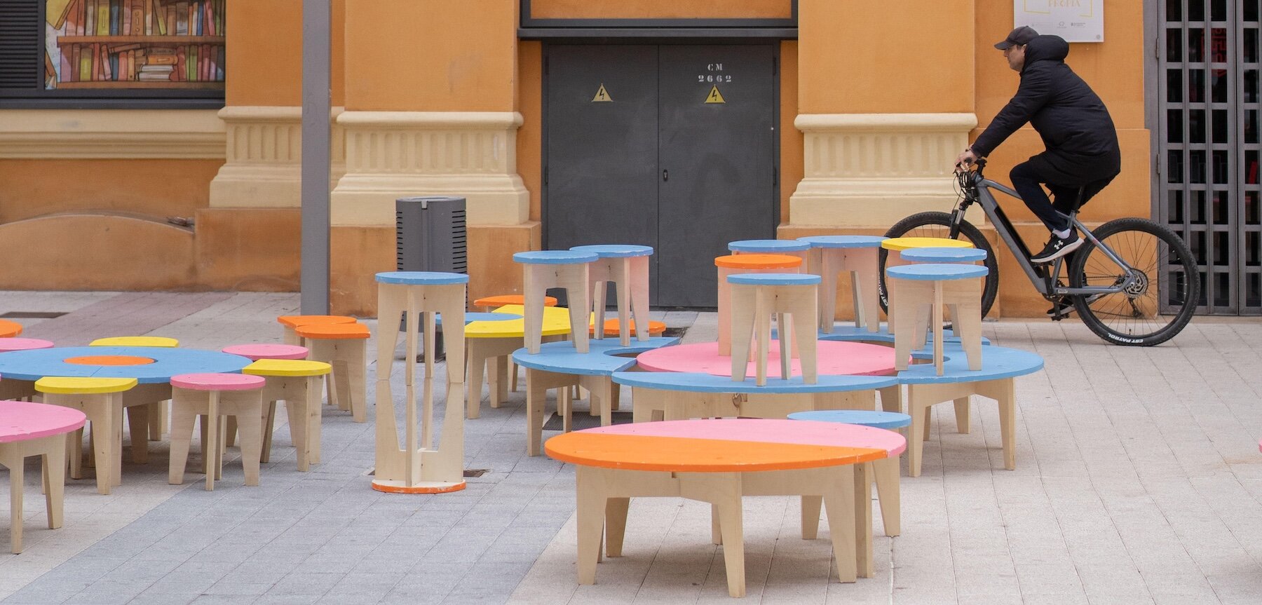 paivi-raivios-basic-forms-barbican-london-movable-urban-playground-designboom-10