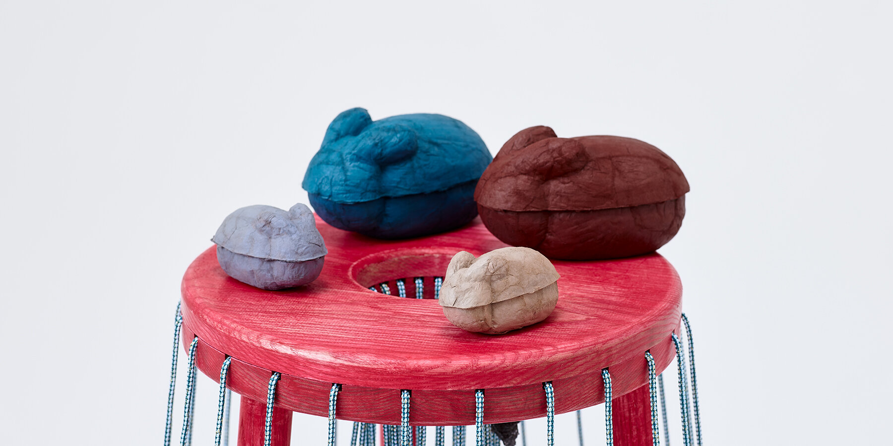 red-craft-collection-kenta-yoshizawa- four-japanese-craft-traditions-domestic-objects-designboom-1800-2