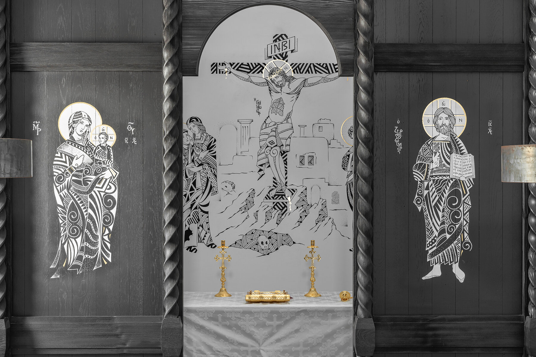 saintofathens-byzantine-iconography-black-white-frescoes-mykonos-kalesma-chapel-designboom-large03
