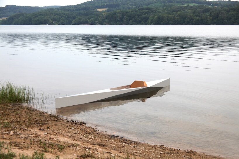 sharp kayak folds aluminum sheet into unsinkable hull with cork seat - 3