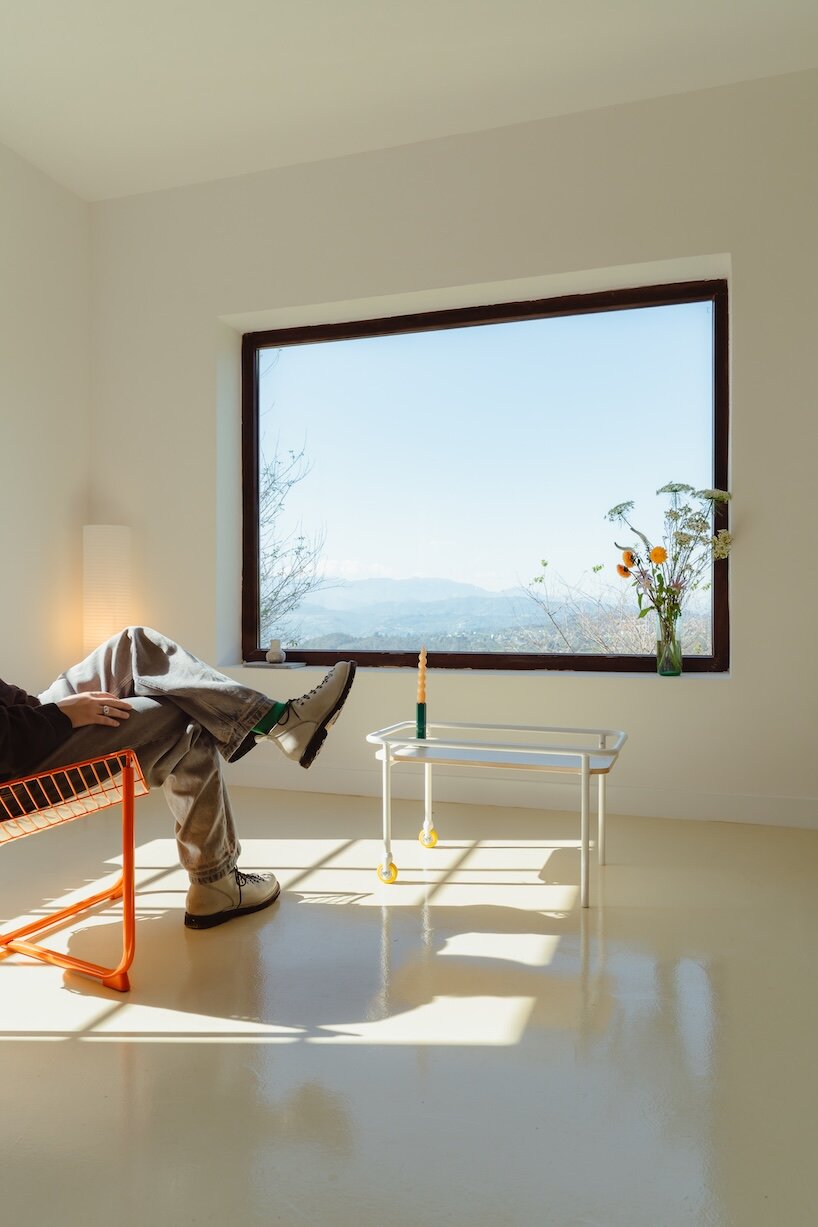 spolia brings glass-block glow and sharp color to a rural house in spain - 7
